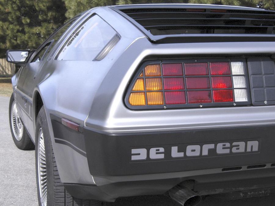  DeLorean DMC-12 1989 года  (фото 8 из 32)